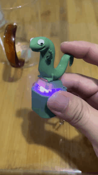 50% OFF🌟Lizard Button Keychain Press to Make a Sound Relieve Stress Fun Gift Green Design with Keychain Christmas Gift - Snake